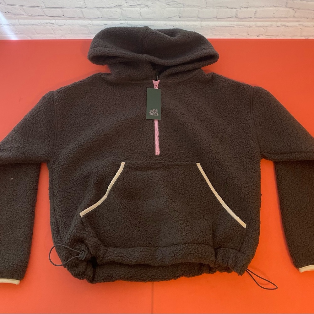 Woman’s Sherpa gray pullover jacket.  Size XS.  NWT.  With hood and kangaroo - Picture 3 of 7